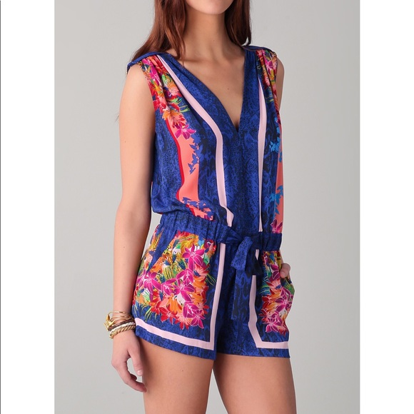 BCBG, NWOT, Blue patterned romper. - Picture 4 of 4